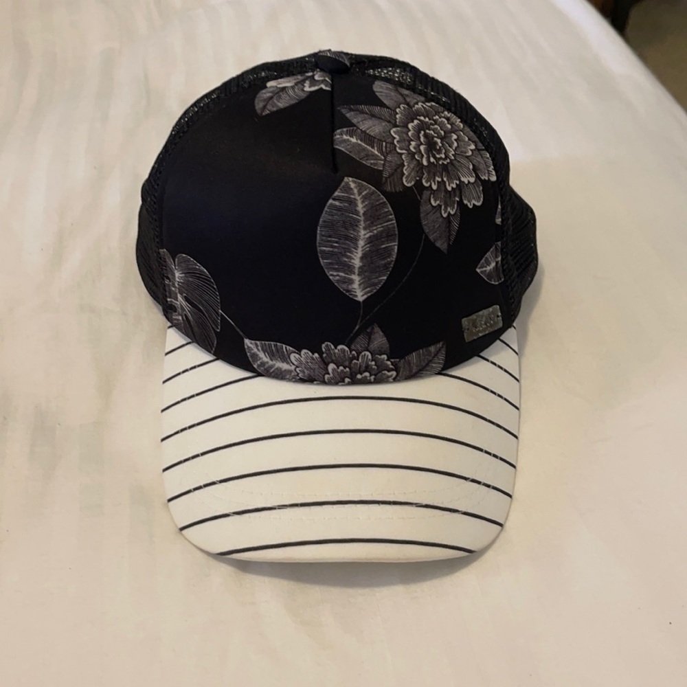Roxy hat